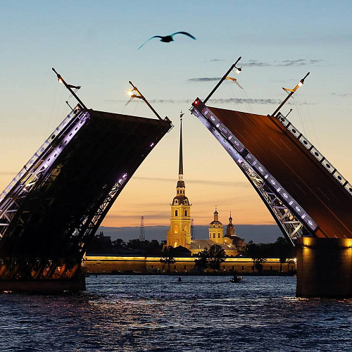 Белые ночи и разводные мосты Санкт-Петербурга